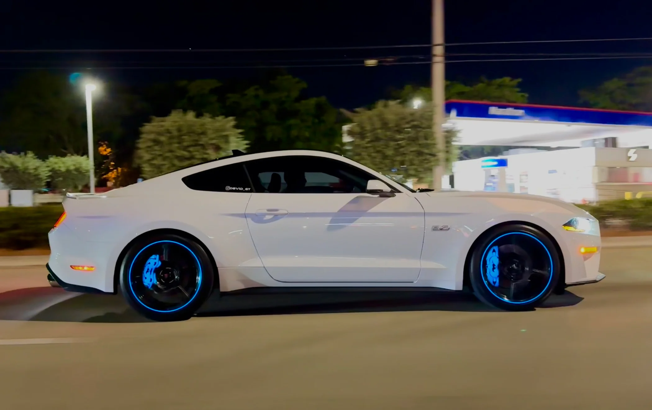 2018-2023 FORD MUSTANG GT REFLECTIVE CALIPER COVERS - Image 2