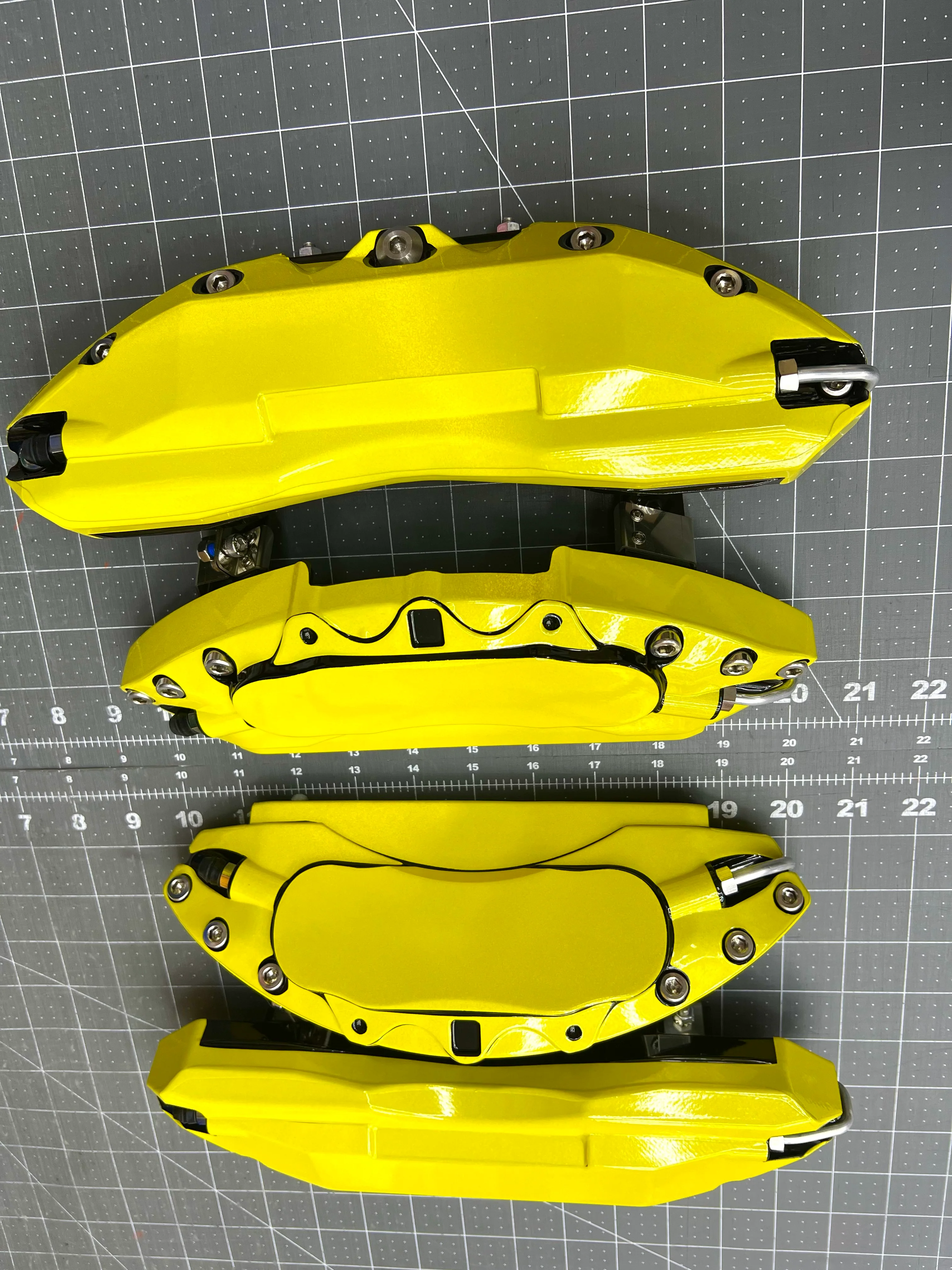 2018-2023 FORD MUSTANG GT REFLECTIVE CALIPER COVERS - Image 7